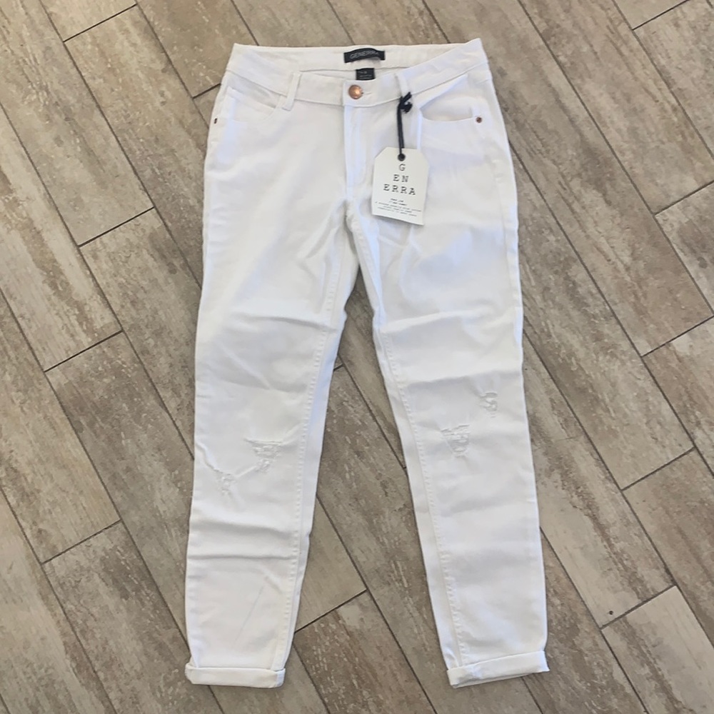 Genera White Distressed Soft Jean, NWT